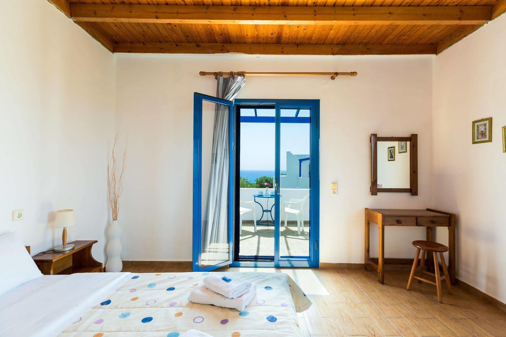 Fata Morgana Studios & Apartments Frangokastello Extérieur photo